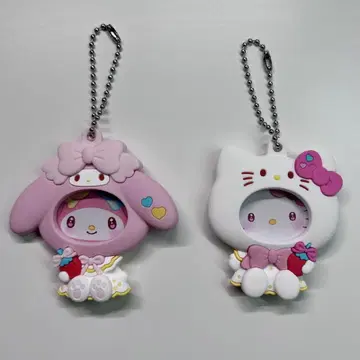 딸기 신문 50주년 기념 포토 배지 부착 마스코트 키티 마이멜로디