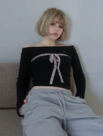 ANDMARY Della 리본 탑 블랙