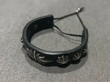 핸드메이드 릴리, 아폴로 가죽 뱅글