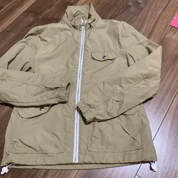 Cape Heights 베이지 점퍼 xs