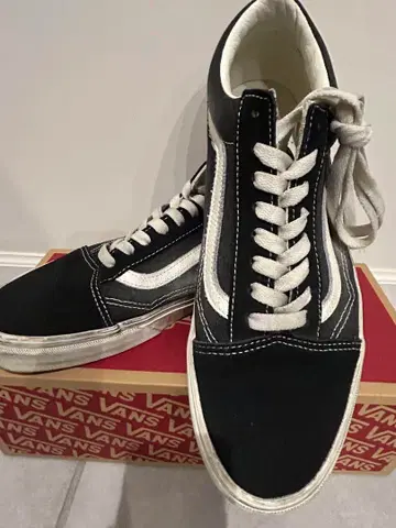 VANS 블랙 스니커즈