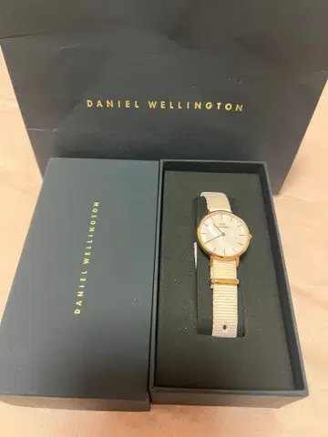 DANIEL WELLINGTON 시계 핑크