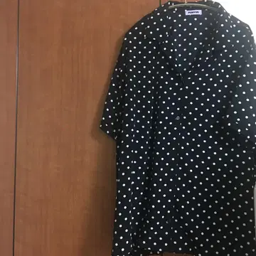 새상품급 푸뉴즈 도트 와이드 셔츠