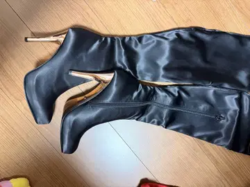 Rady 블랙 새틴 니하이 부츠