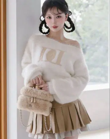 DD 로고 원숄더 니트탑 다리치 Darich 화이트