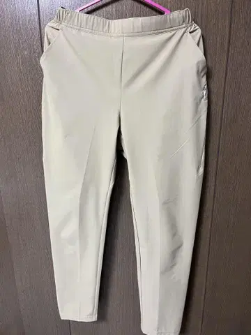 la coq sportif 베이지 슬림핏 팬츠
