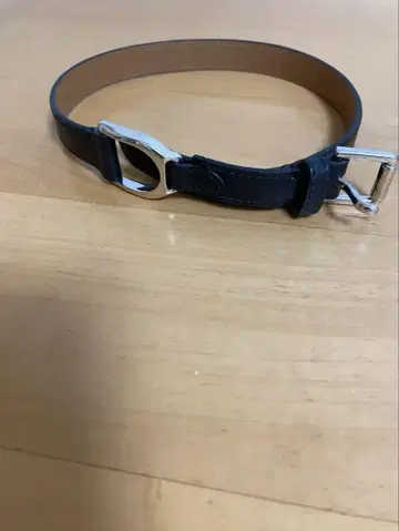 블랙 가죽 초커 메탈 버클