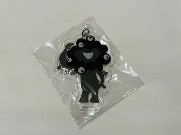 새상품 미야쿠미야쿠 아크릴 키링 블랙미야쿠