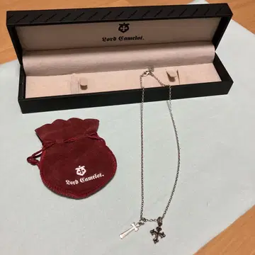 Lord Camelot 크로스 목걸이