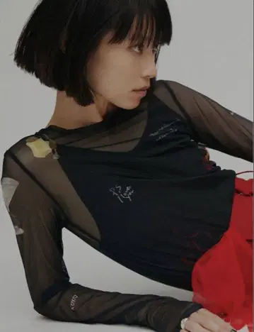LITTLE FUNNY FACE SHEER TOP
