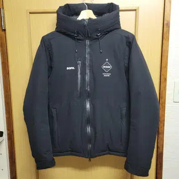 M 사이즈 FCRB 17AW TOUR DOWN PARKA 투어 다운 파카