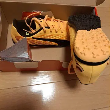 미사용 Puma 축구화 24cm
