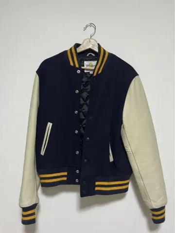 A BEAR FOR WEAR 골든베어 바시티 자켓 M 사이즈
