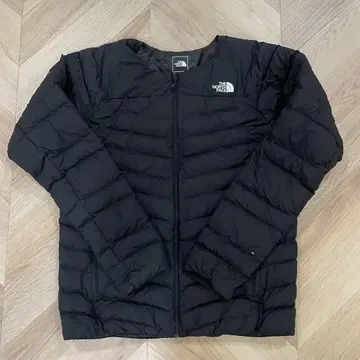 The North Face 블랙 다운 자켓