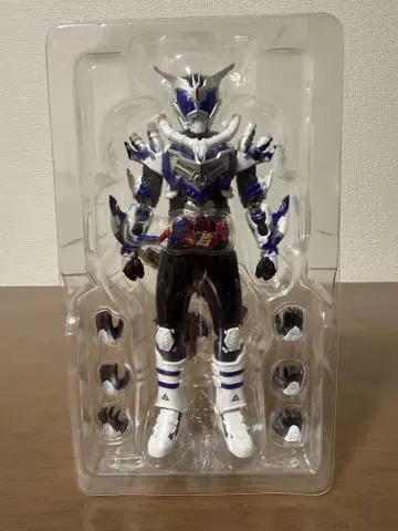 s.h.figuarts 가면라이더 매드 로그