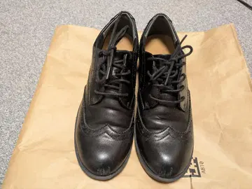 블랙 가죽 레이스업 슈즈