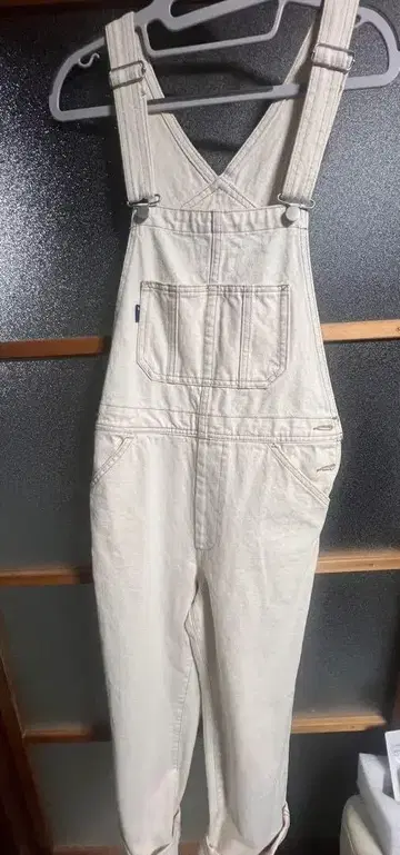 오버롤 크림색