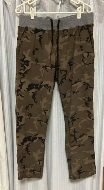 THE NORTH FACE 카모플라쥬 조거 팬츠 L 사이즈