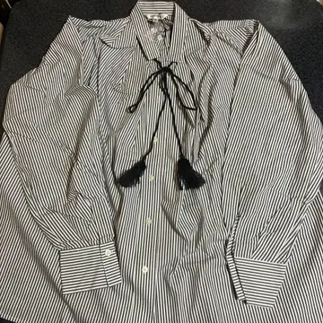 MOUSSY 프린지 끈 포함 스트라이프 패턴 롱 슬리브 셔츠