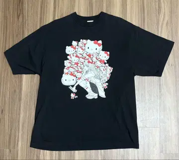 이토 준지 x 산리오 캐릭터즈 갸루 토미에 x 헬로키티 XL