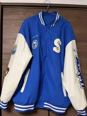 파랑 바시티 자켓
