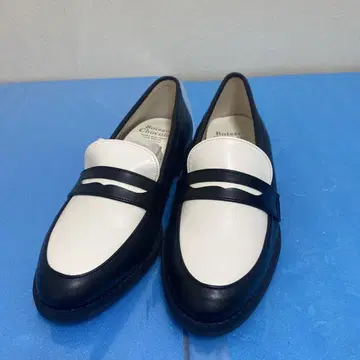 가죽 로퍼 블랙/화이트 스트랩 포함 일본제 22cm
