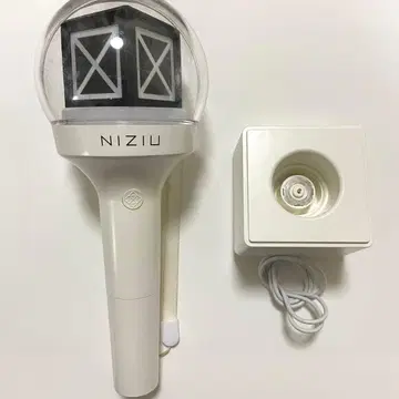 NiziU OFFICIAL LIGHT STICK