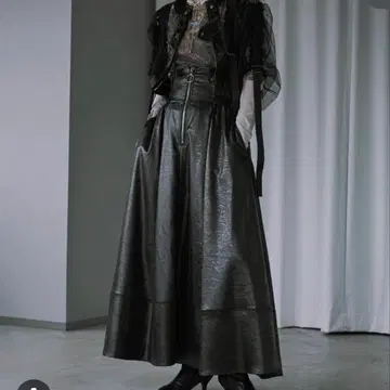 Ezick Glossy satin 지퍼 플레어 스커트