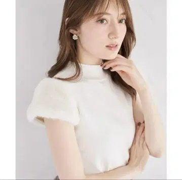tocco closet 퍼 슬리브 절개 니트 풀오버 화이트