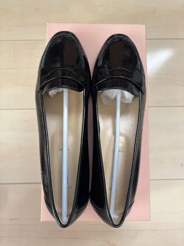 [ 새상품 ] 파비오 루스코니 에나멜 펌프스 블랙
