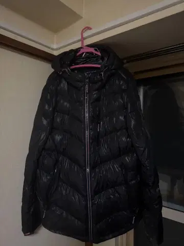 TOMMY HILFIGER 블랙 다운 자켓