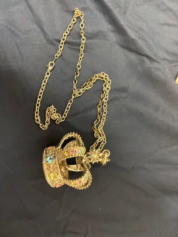 수요일의 앨리스 왕관 목걸이 대 실버