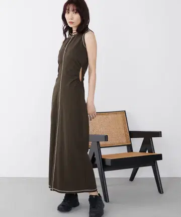 새상품 사이드 홀컷 롱 원피스