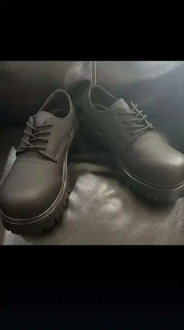 블랙 통굽 캐주얼 슈즈
