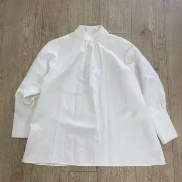 meing. 화이트 하이넥 셔츠 블라우스
