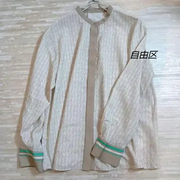 자유구 모노그램 프린트 밴드 카라 블라우스