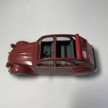 시트로엥 2CV 빨간색 미니카