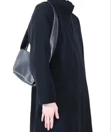 STUDS LEATHER SHOULDER BAG 가죽 백