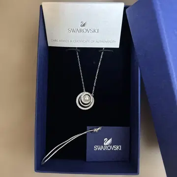 Swarovski 실버 원형 펜던트 목걸이