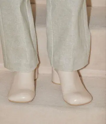 [ 가격 인하 ] TODAYFUL 청키힐 사보 아이보리