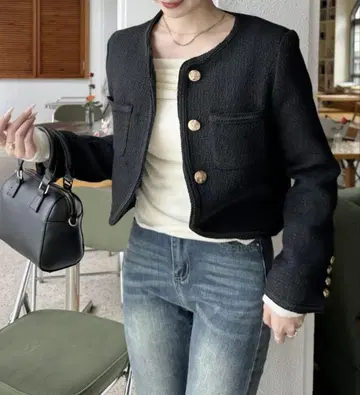 Ada. 파이핑 트위드 라이크 골드 버튼 자켓