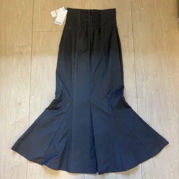 SNIDEL 블랙 타이트 스커트 플레어 밑단