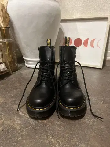 Dr.Martens 닥터마틴 25345 8홀 부츠 새상품급 24cm