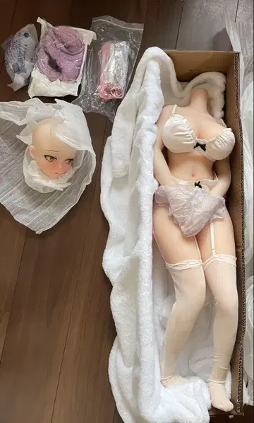 애니메이션 실리콘 인형(러브돌)