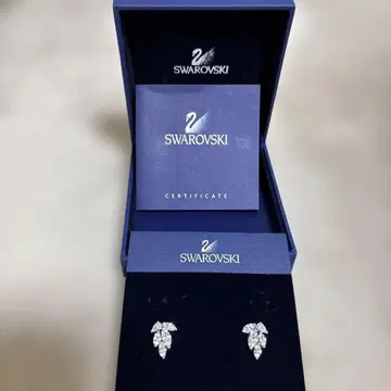 Swarovski 클리어 리프 귀걸이 인증서 포함