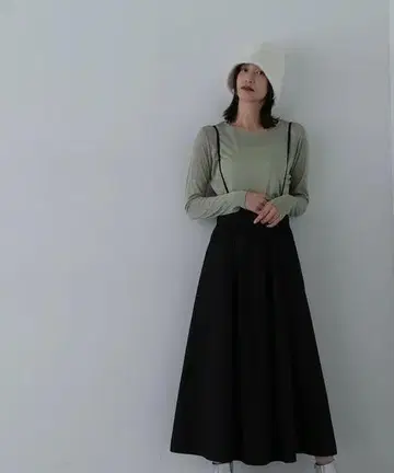 정가 14,980엔 새상품 내추럴 뷰티 베이직 서스펜더 스커트
