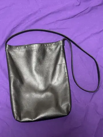 Hender Scheme cow shoulder big 블랙