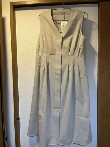 새상품 Aquascutum 슬리브리스 무릎 기장 원피스