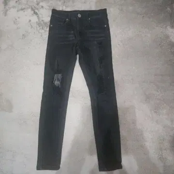 RGTG 블랙 스키니 데님 무릎 데미지