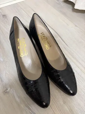 새상품 Ferragamo 페라가모 펌프스 블랙 크로커다일형 24cm